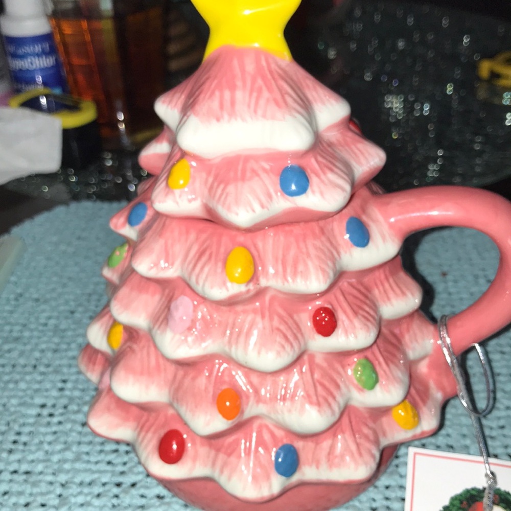 Decorative tea pot.